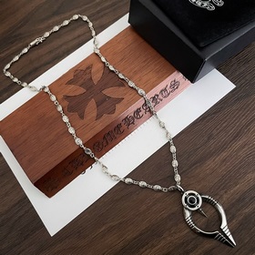 Chrome Hearts Классический ретро-кулон в форме сложенных ладоней