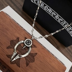 Chrome Hearts Классический ретро-кулон в форме сложенных ладоней