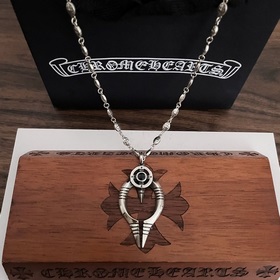 Chrome Hearts Классический ретро-кулон в форме сложенных ладоней 