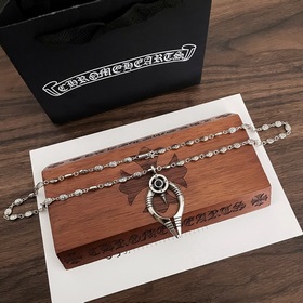 Chrome Hearts Классический ретро-кулон в форме сложенных ладоней 