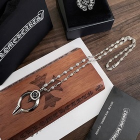 Chrome Hearts Классический ретро-кулон в форме сложенных ладоней 