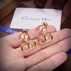 Dior 2023 новинка. Новинка от Dior, любимая всеми ведущими бренда