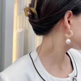 Dior 2023 новинка. Любимые всеми ведущими брендами серьги Dior с 