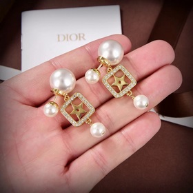 Dior Диор Новые серьги-гвоздики в форме пятиконечной звезды; каче