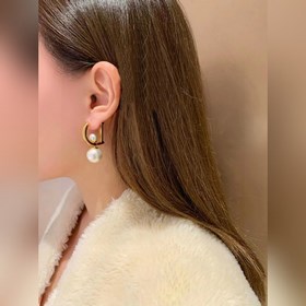 Dior 2023 D-образные серьги с буквамиз того же материала, что и п