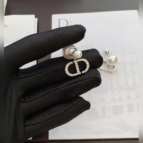 d*or Новейшая модель серебряные серьги-гвоздики с крупными мелким