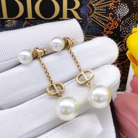 Номер DED0018 Chanel CD Серьги с бахромой из жемчужин Размер： 925