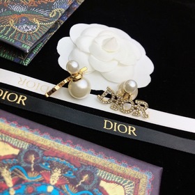 Dior Оригинальные серьги-гвоздики с буквой DIOR 2023 года, изгото