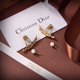 Оригинальные новые серьги-гвоздики DIOR с буквой DIOR, изготовлен