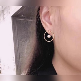 Dior Диор круглые серьги-гвоздики, новинка в продаже, необыкновен