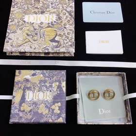 Dior Бусины с буквой CD Новинка в магазине. Невероятно красивые,