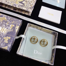 Dior Бусины с буквой CD Новинка в магазине. Невероятно красивые, 