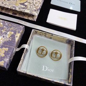 Dior Бусины с буквой CD Новинка в магазине. Невероятно красивые, 