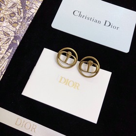 Dior Бусины с буквой CD Новинка в магазине. Невероятно красивые, 