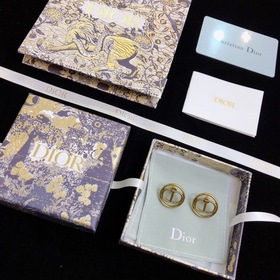 Dior Бусины с буквой CD Новинка в магазине. Невероятно красивые, 