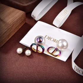 Новые серьги Dior CD с буквами из жемчуга, новинка в магазинах, н