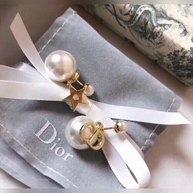 Dior cd Жаркая жемчужная эссенция в форме пятиконечной звезды cd 