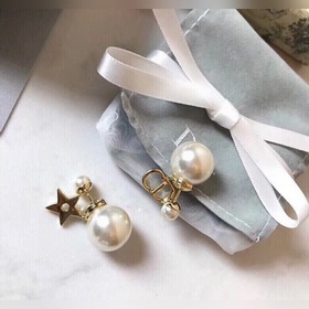 Dior cd Жаркая жемчужная эссенция в форме пятиконечной звезды cd 
