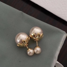 【Dior подсолнух жемчужные серьги】 Без проблем приобретены в офици
