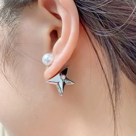 1880130 Dior Классическая модель, аналогичная модели многих знаме