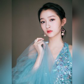 1880140  Популярный товар от Dior： модные серьги-гвоздики с цвет