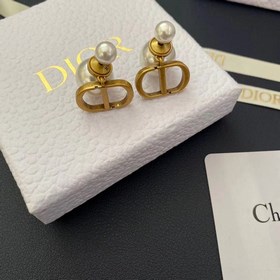 188030 Dior 2023, уровень покупки, серьги-гвоздики с жемчужинамиз