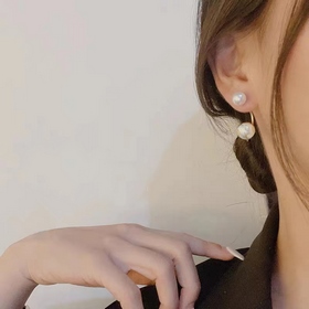 1880 Популярный товар от Dior： модные серьги-гвоздики с полукруг