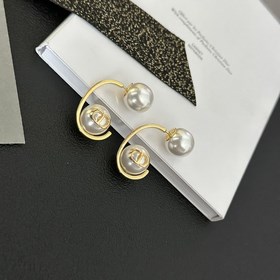 1880 Популярный товар от Dior： модные серьги-гвоздики с полукруг