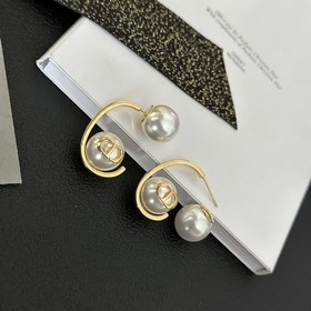 1880 Популярный товар от Dior： модные серьги-гвоздики с полукруг