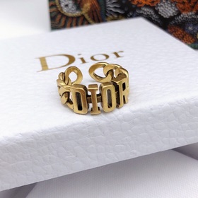 Номер DJZ0004 Кольцо Dior, состоящее из соединенных между собой м