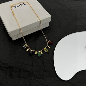 Ожерелье Celine всегда было эталоном минималистичного стиля. Смел