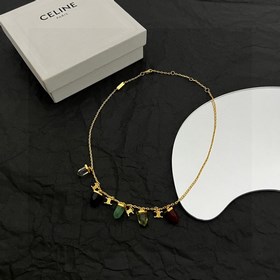 Ожерелье Celine всегда было эталоном минималистичного стиля. Смел