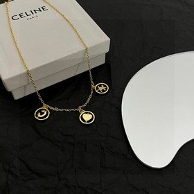 Ожерелье Celine всегда было эталоном минималистичного стиля. Смел