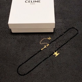Популярный на Little Red Book, Celine Triumph Arch с черным крист