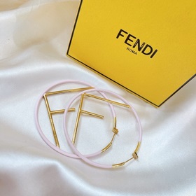 AA898 Fendi 2023 год, новая модель, эмаль, буквы, серьги-кольца, 