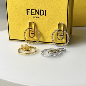 Кольцевые серьги с мотивом Fendi O’Lock. Металл с золотистым покр