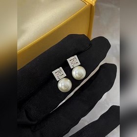 1880130 FENDI продается очень быстро на официальном сайте, рекоме