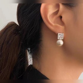 1880130 FENDI продается очень быстро на официальном сайте, рекоме