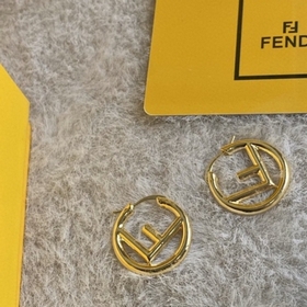 1880130 Популярная модель Fendi с модным кольцом и логотипом виде