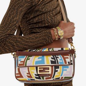 Браслет Fendi из кожи в стиле ковбой, доступен в двух цветах： зол