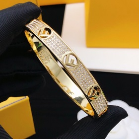 Номер FDSZ0005 Браслет Fendi с бриллиантами