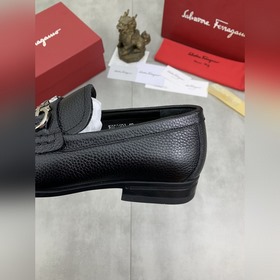 Водяные пятна коже быка [Salvatore Ferragamo] Новейшая модель му