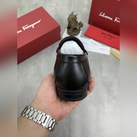 Водяные пятна коже быка [Salvatore Ferragamo] Новейшая модель му