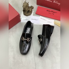 Водяные пятна коже быка 【Salvatore Ferragamo】 Новейшая модель му