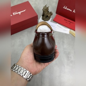 Водяные пятна коже быка 【Salvatore Ferragamo】 Новейшая модель му