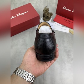 Водяные пятна коже быка [Salvatore Ferragamo] Новейшая модель му