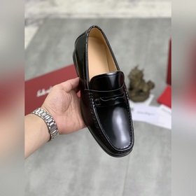 Водяные пятна коже быка [Salvatore Ferragamo] Новейшая модель му