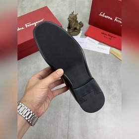 Водяные пятна коже быка [Salvatore Ferragamo] Новейшая модель му