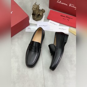 Водяные пятна коже быка [Salvatore Ferragamo] Новейшая модель му