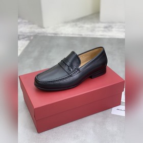 Водяные пятна коже быка [Salvatore Ferragamo] Новейшая модель му
